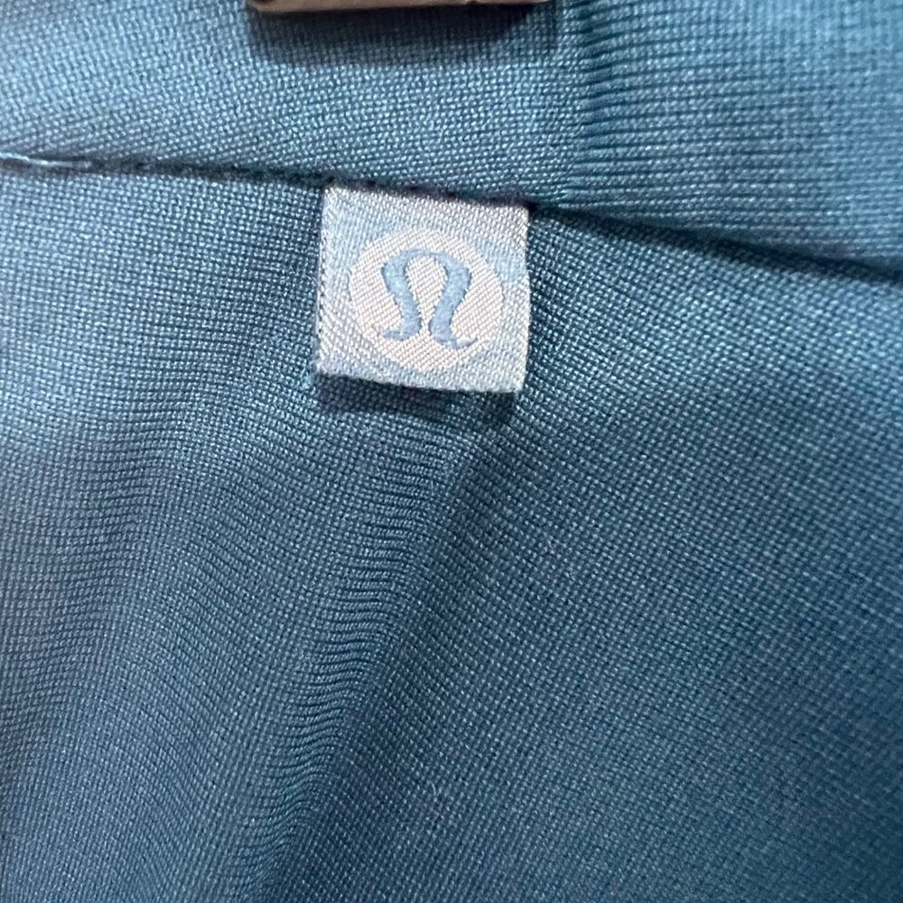 Lululemon women Long story shorts size 4‎ - Picture 11 of 12